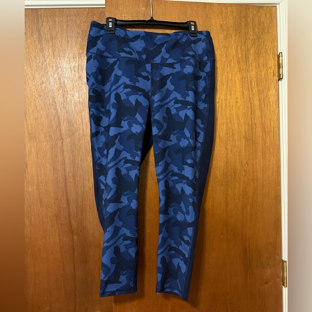 GAP Blue Performance leggings
